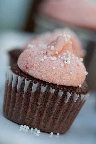 Photo cupcake chocolat mousse à la fraise