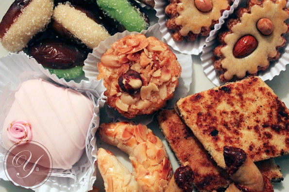 Photo: Assortiment de pâtisseries d'Algérie