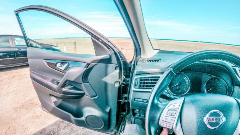 Voiture à la plage